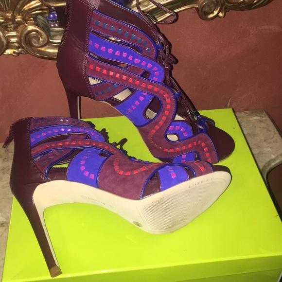 Gianni Bini Maritza 3 1/2 Heels - Picture 4 of 5